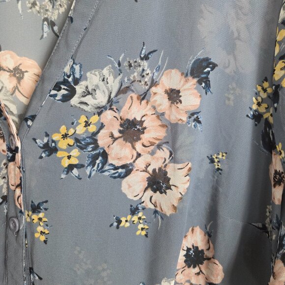 Torrid Gray Floral Lexie Top - Picture 4 of 13